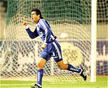 گفتگو با سامره گلزن اول استقلال