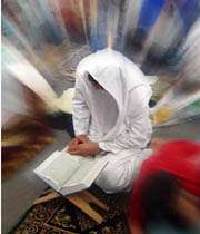 تاج کرامت بر سر جوان قرآنی
