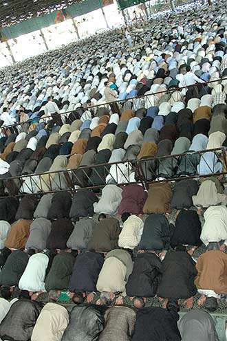 گزارش تصویری سومین نماز جمعه  ماه رمضان