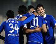 استقلال در ابرها سیر می کند پرسپولیس در بحران