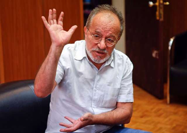 چه شد که چنین شد؟!