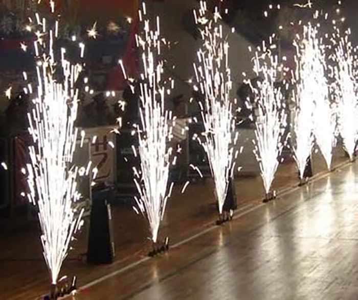 سالن های عروسی لوازم آتش ‌بازی خود را از کجا تهیه می کنند؟