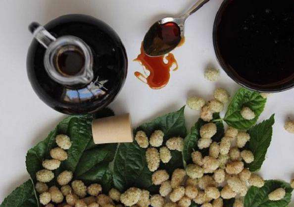 طرز تهیه شیره توت سفید خانگی