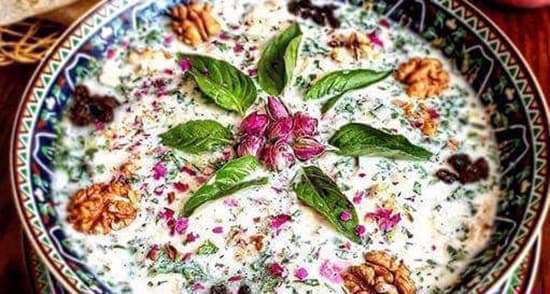ترفندهایی برای خوشمزه شدن آب دوغ خیار خانگی