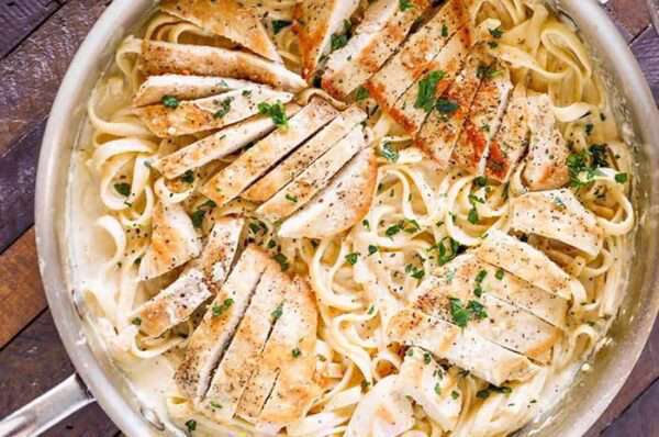 طرز تهیه پاستا چیکن آلفردو