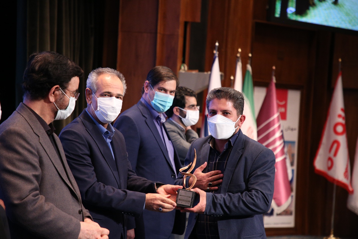 حضور دکتر برات قبادیان رئیس دانشگاه صنایع و معادن در نخستین جشنواره فجر مدیریت ایران